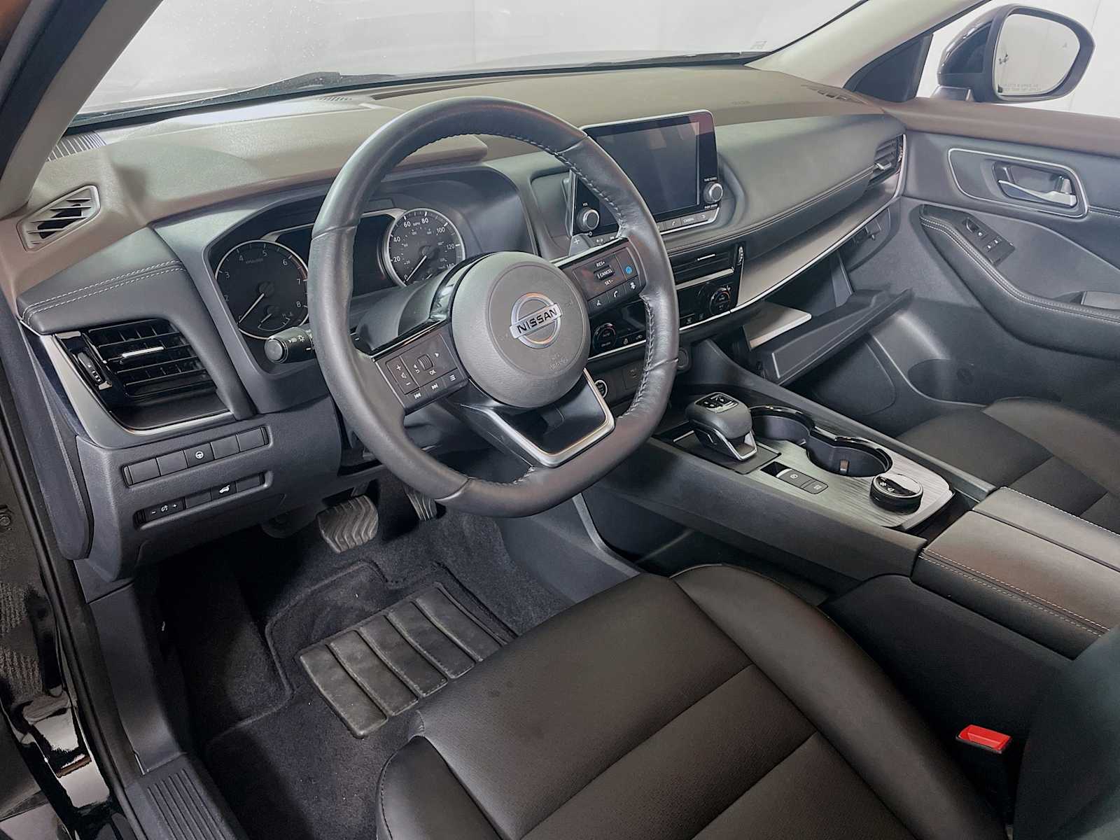 2021 Nissan Rogue SV photo 7