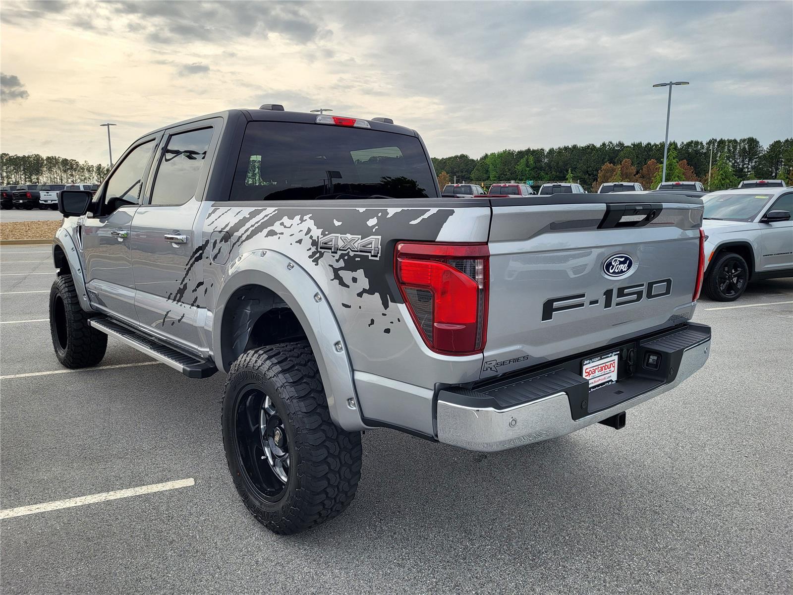 2024 Ford F-150 XLT photo 3