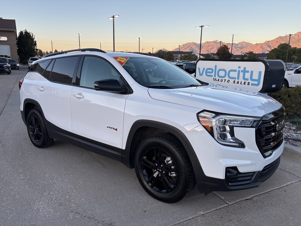 2023 GMC Terrain AT4's photo
