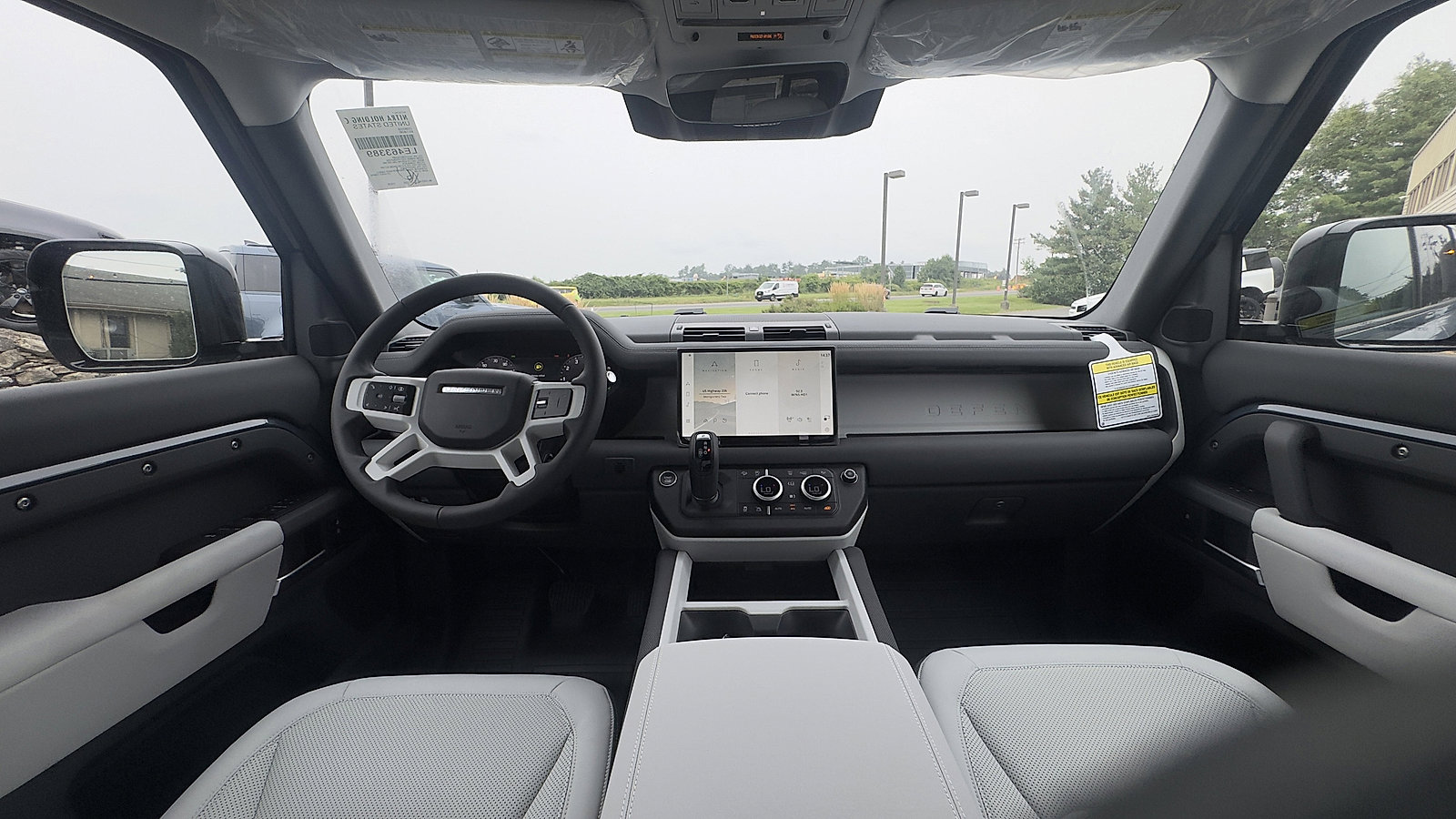 2025 Land Rover Defender 110 S photo 11