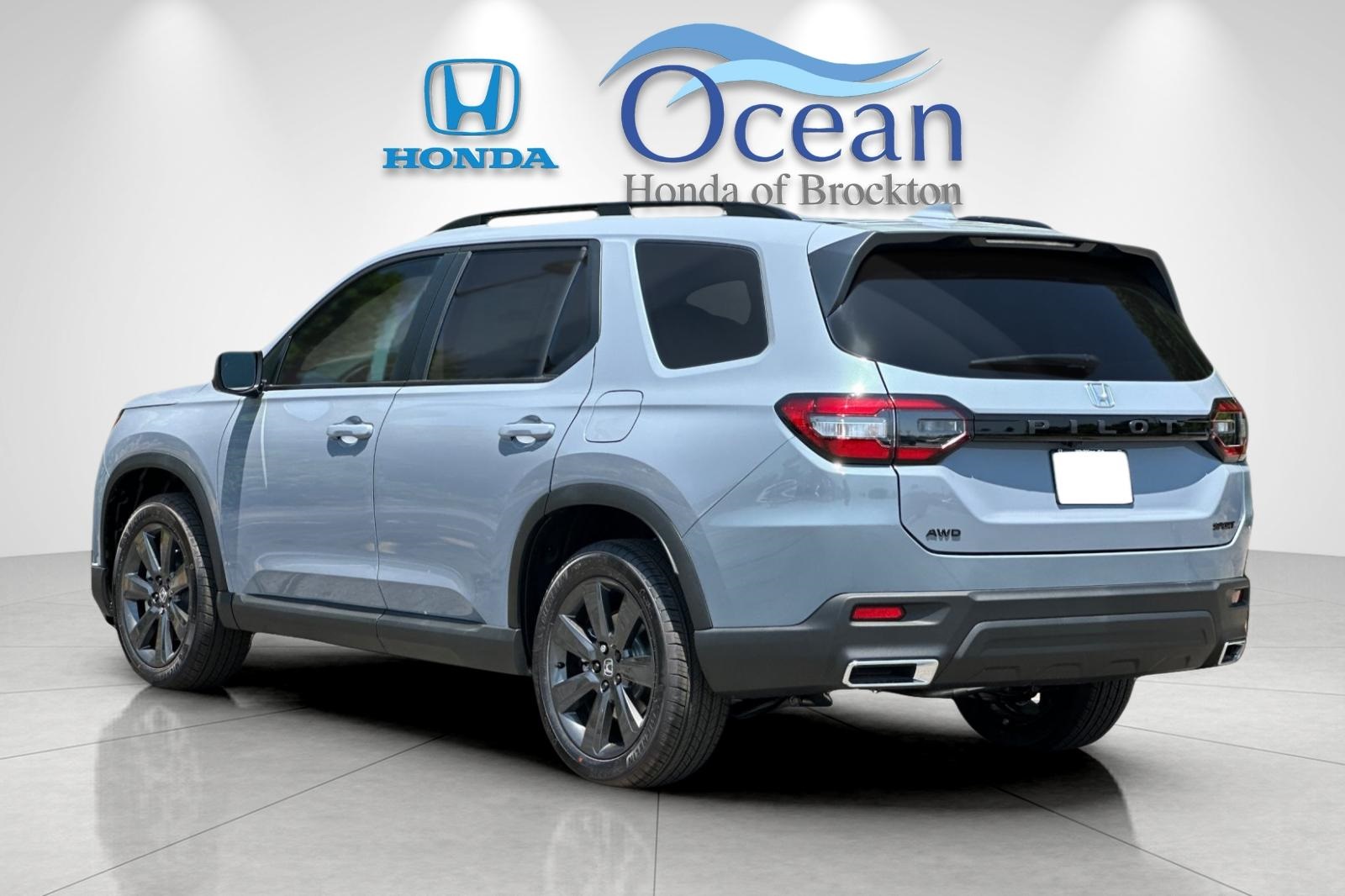 2025 Honda Pilot Sport photo 2