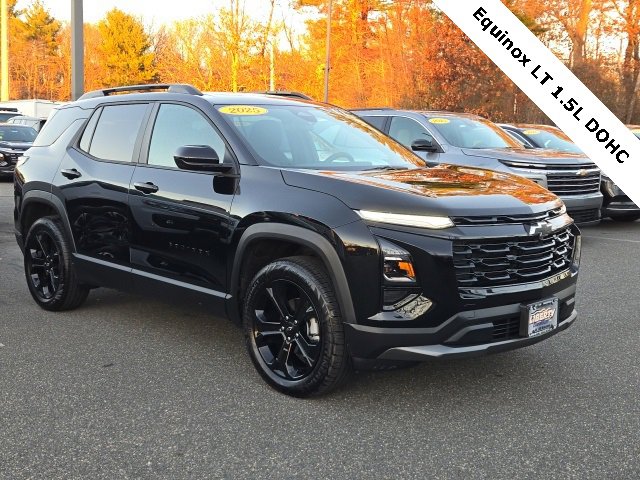 2025 Chevrolet Equinox LT photo 3