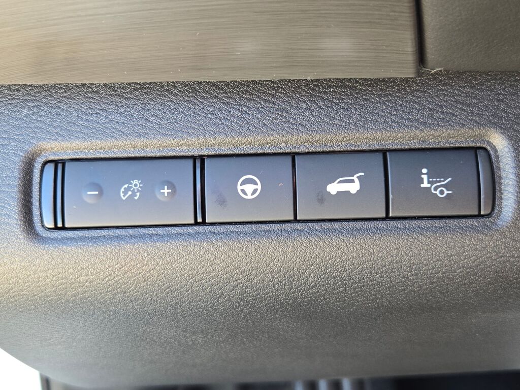 2025 Nissan Pathfinder Platinum photo 22