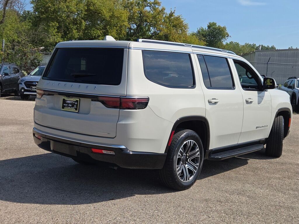 2022 Jeep Wagoneer Series III photo 13
