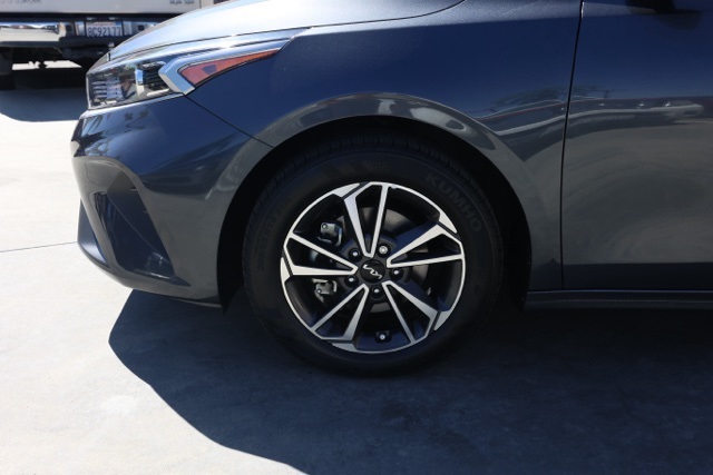 2023 Kia Forte LXS photo 9