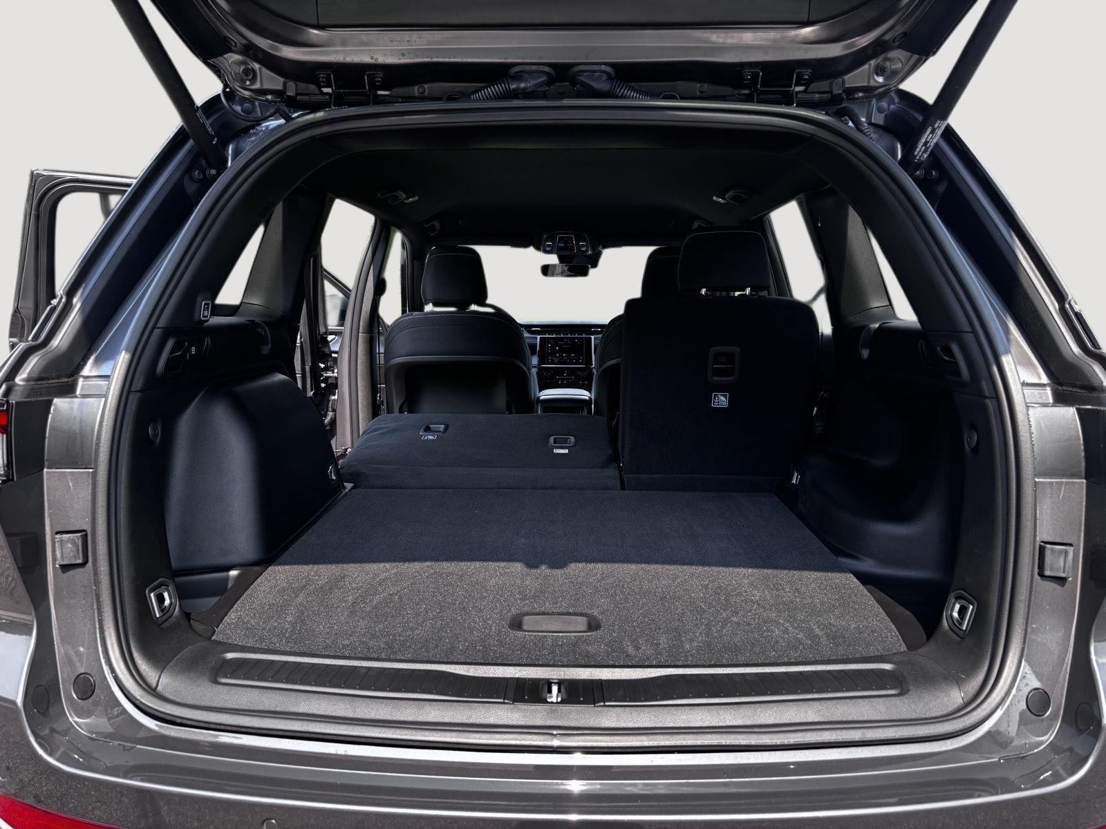 2025 Jeep Grand Cherokee Laredo photo 31
