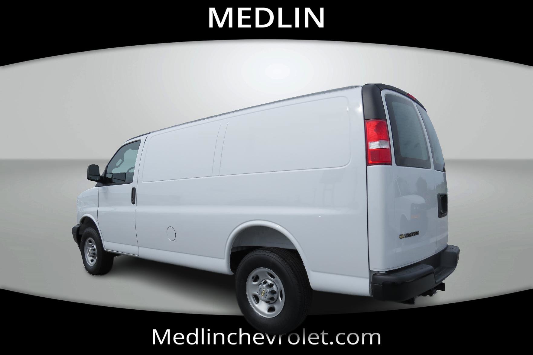 2025 Chevrolet Express Cargo Van 2500 photo 2
