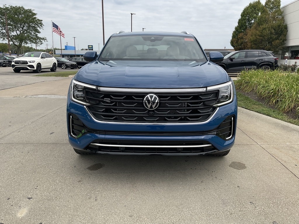 2026 Volkswagen Atlas Cross Sport SEL Premium R-Line photo 2