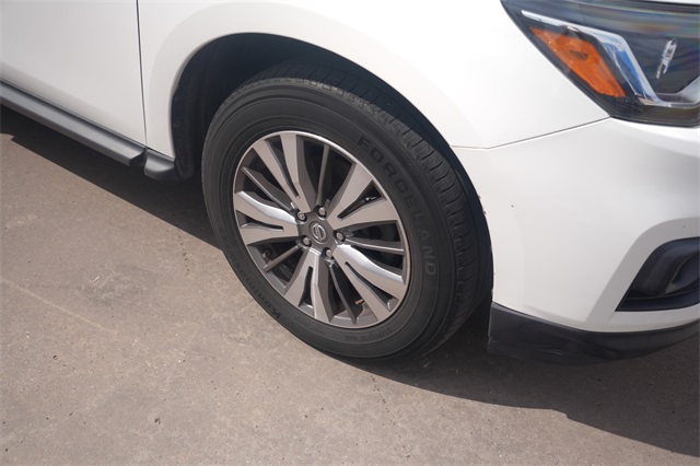 2018 Nissan Pathfinder S photo 8