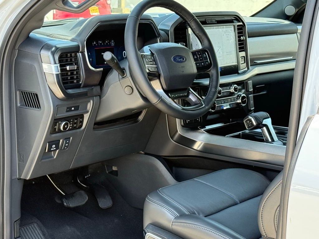 2025 Ford F-150 Platinum photo 7