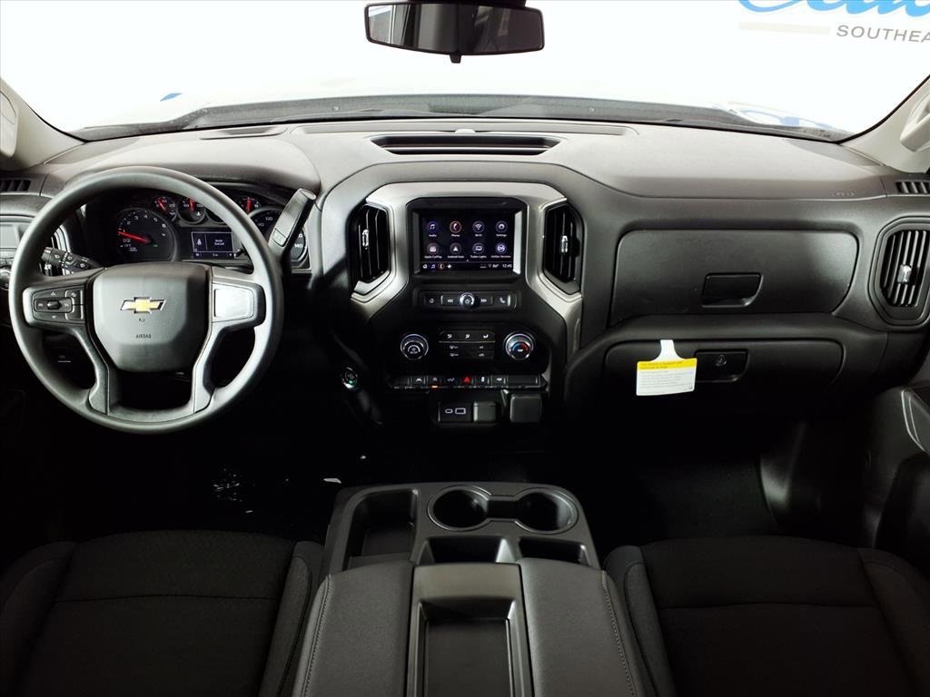 2026 Chevrolet Silverado 1500 Custom photo 3