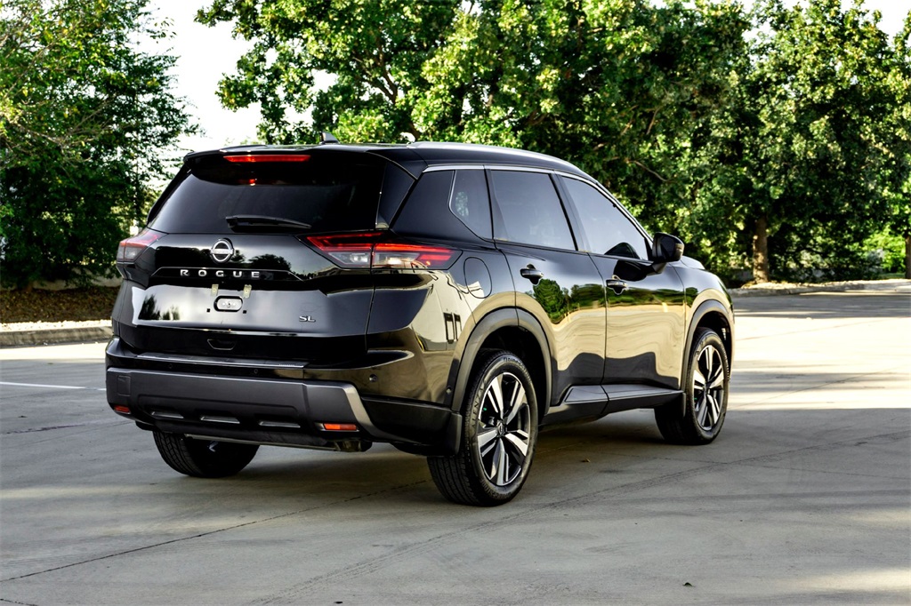 2024 Nissan Rogue SL photo 4