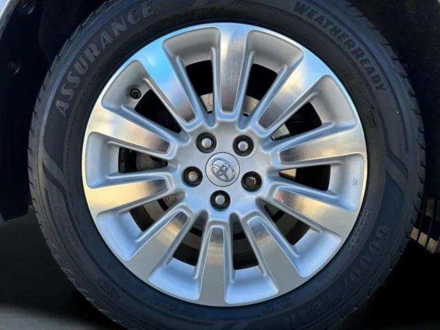 2011 Toyota Sienna Limited photo 38