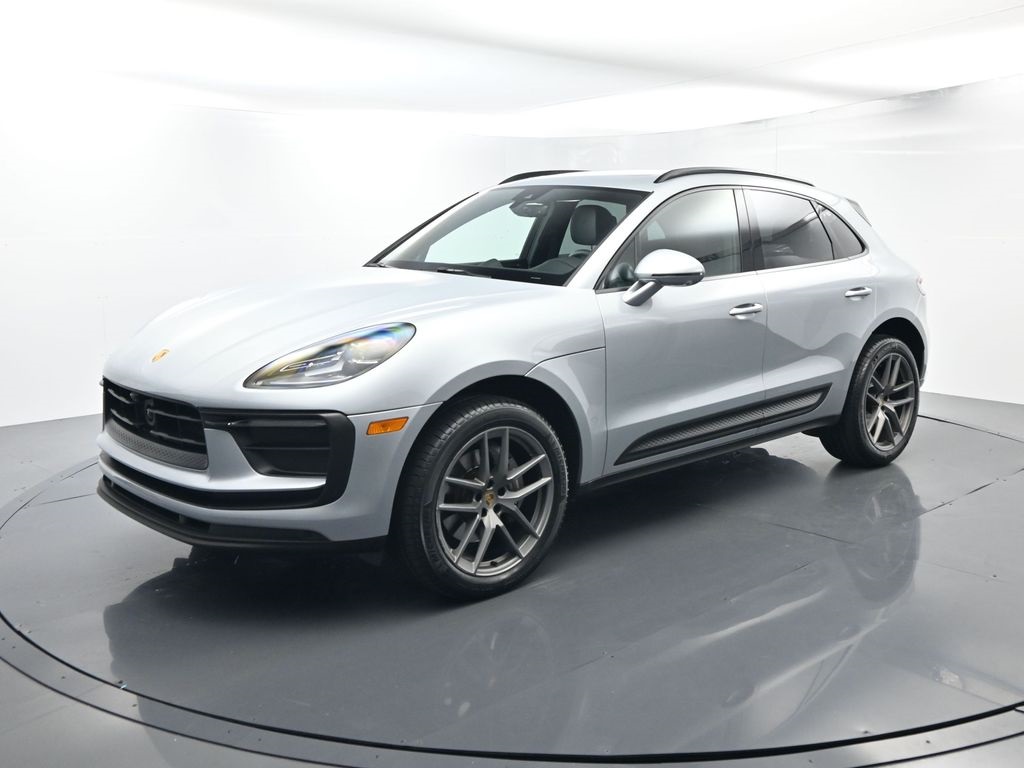 2023 Porsche Macan Base's photo