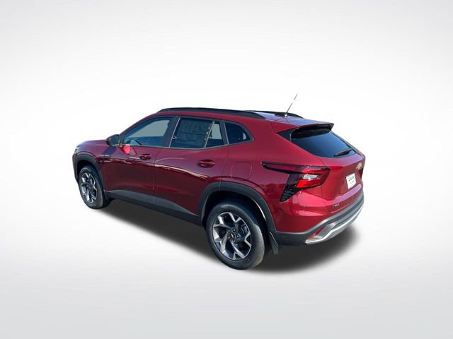 2025 Chevrolet Trax LT photo 2