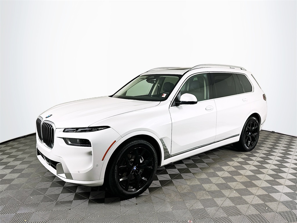 2025 BMW X7 40i's photo