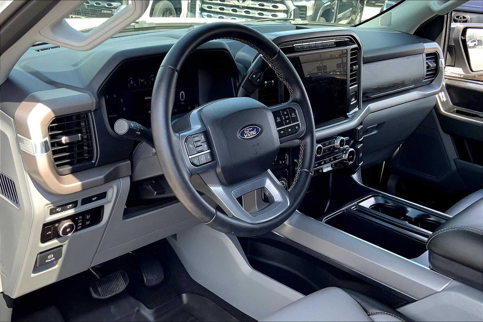 2024 Ford F-150 XLT photo 16