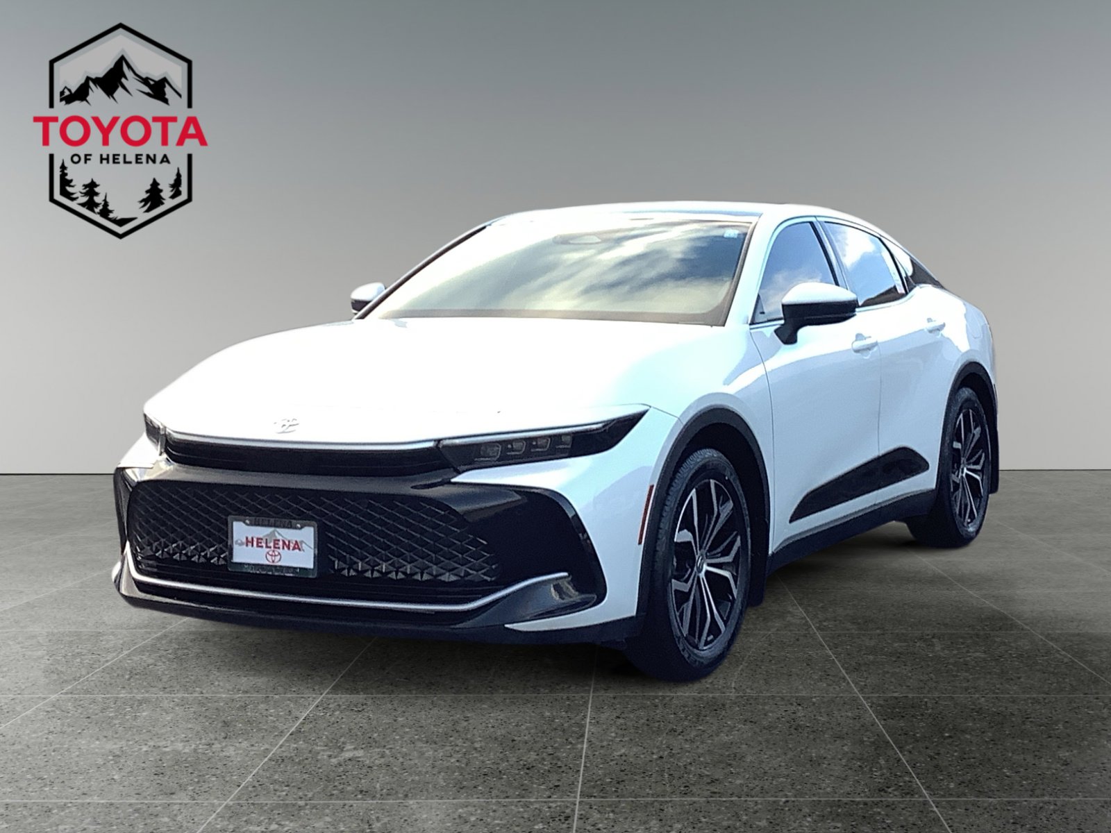 2024 Toyota Crown Limited's photo