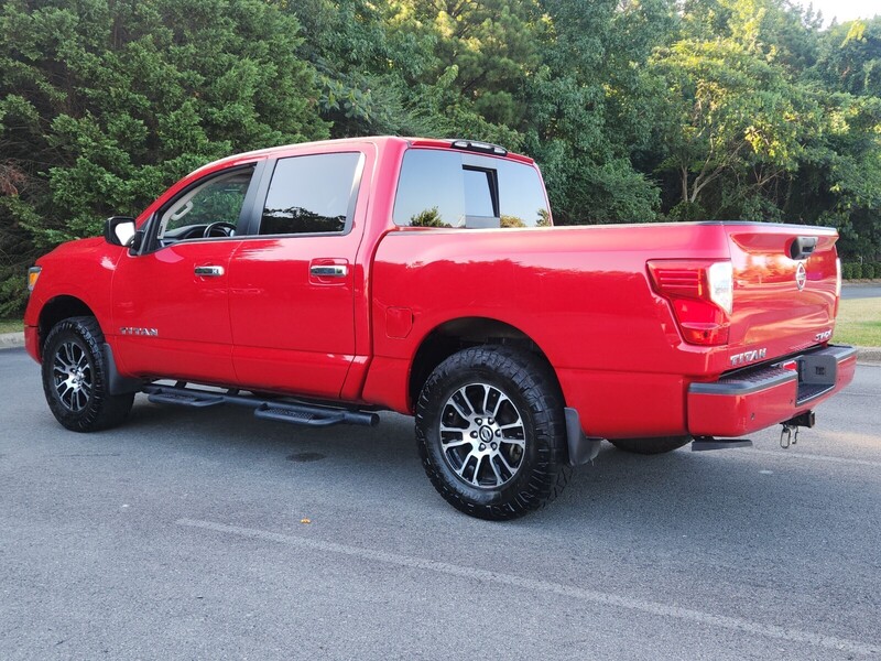 2021 Nissan Titan SV photo 5