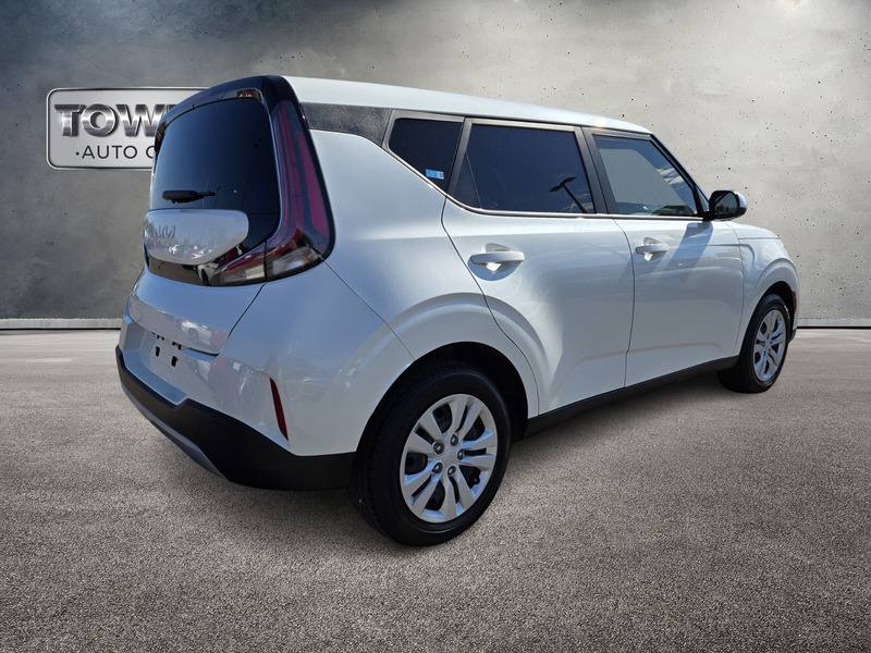 2023 Kia Soul LX photo 4