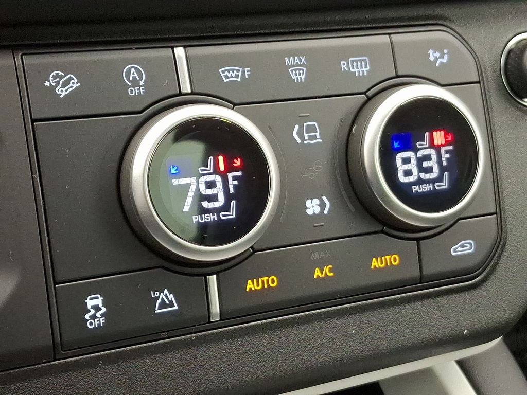2025 Land Rover Defender 110 S photo 10