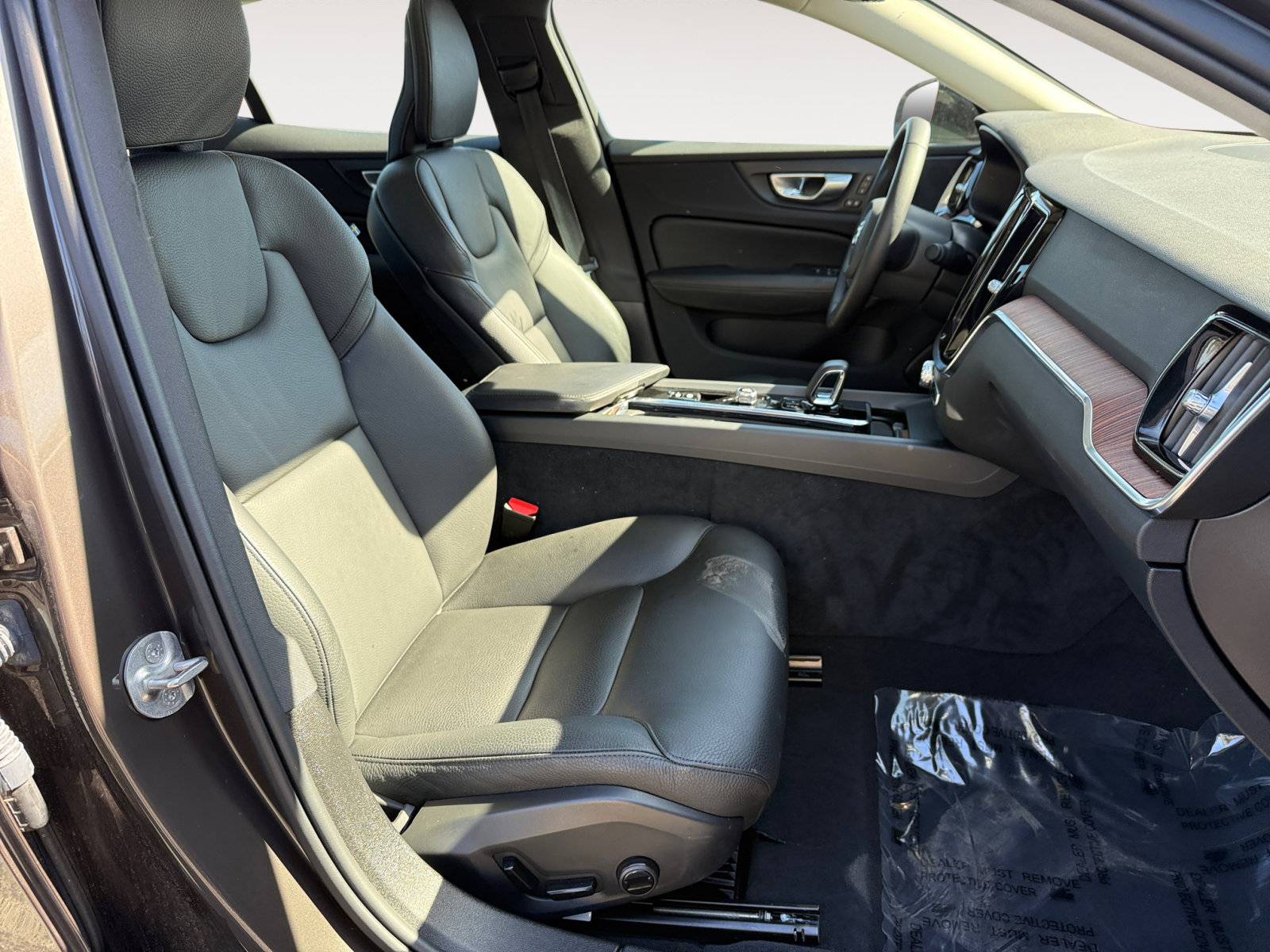 2024 Volvo S60 B5 Plus photo 19