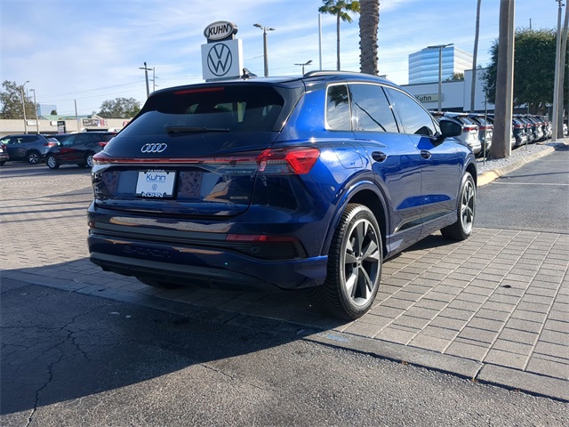 2023 Audi Q4 50 E-tron Premium photo 4