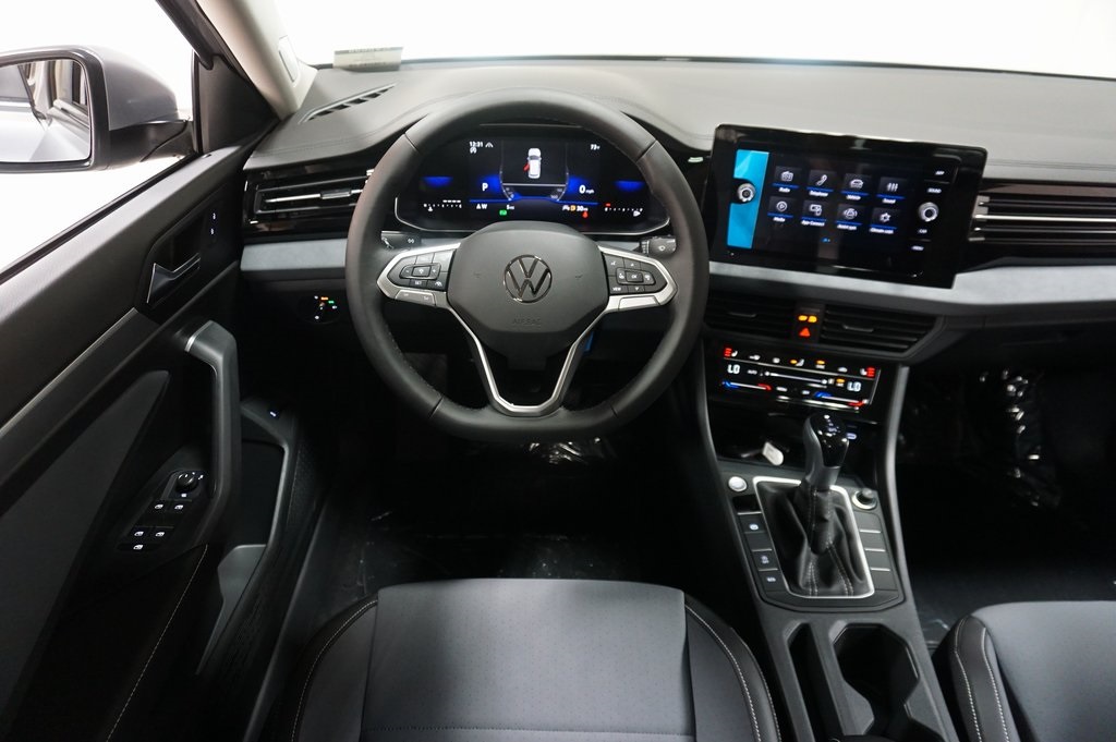 2025 Volkswagen Jetta 1.5T SE photo 11