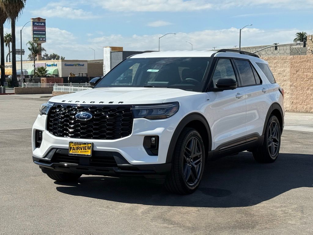 2025 Ford Explorer ST-Line photo 5