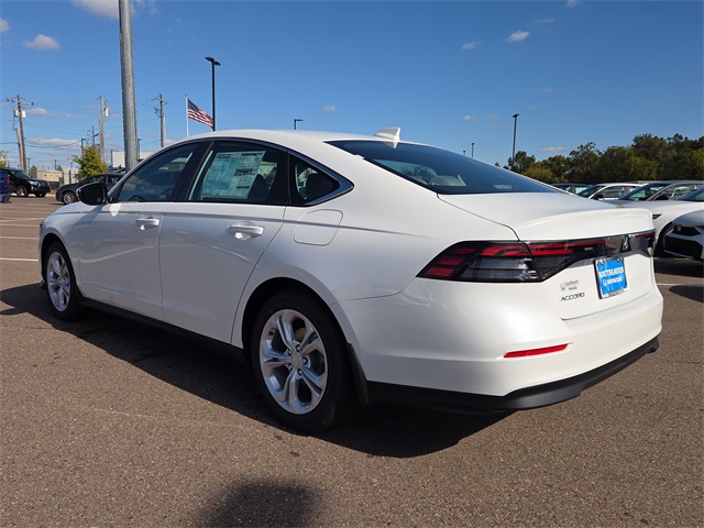 2025 Honda Accord LX photo 4