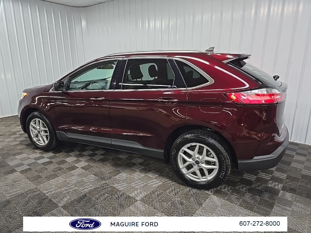 2022 Ford Edge SEL photo 4