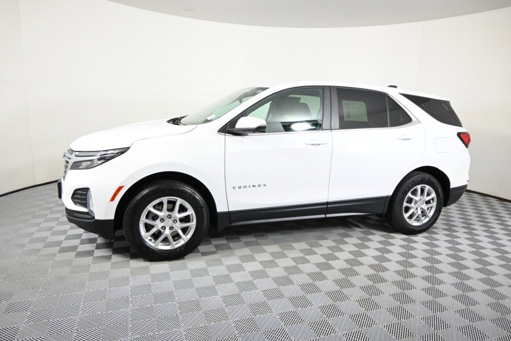 Used 2022 Chevrolet Equinox LT with VIN 3GNAXUEV5NL258222 for sale in Forest Lake, Minnesota