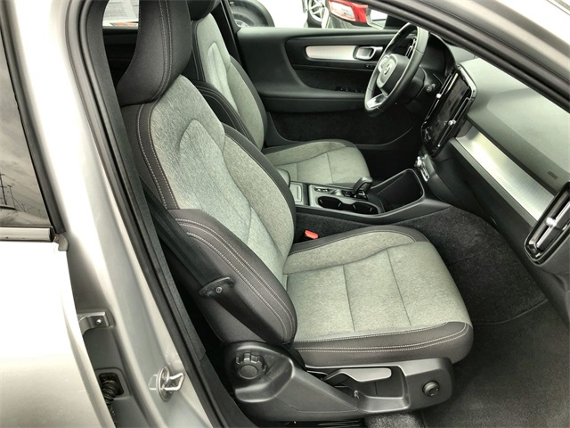 2024 Volvo XC40 Core photo 13