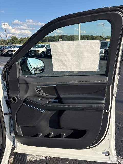 2025 Ford Expedition Platinum photo 30