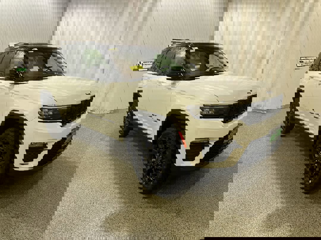 2025 Jeep Grand Cherokee Limited's photo