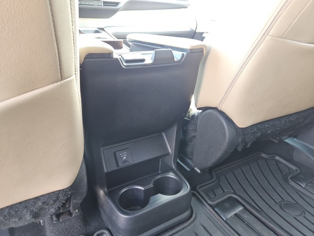 2023 Toyota Sienna XLE photo 21