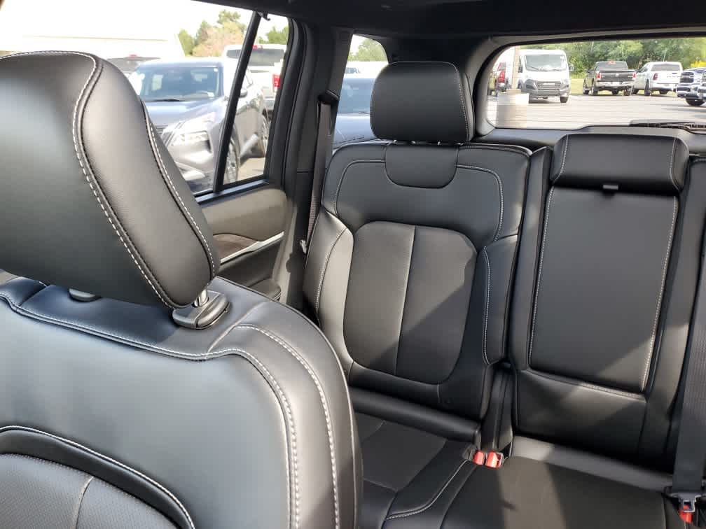 2025 Jeep Grand Cherokee Limited photo 11