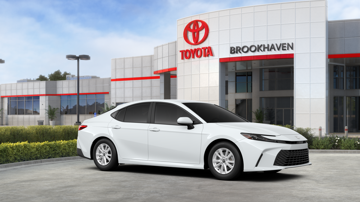 2025 Toyota Camry LE photo 13