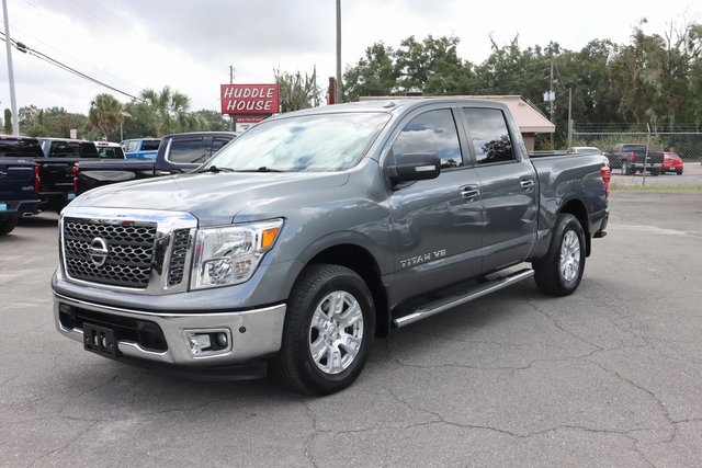 2018 Nissan Titan SV photo 3