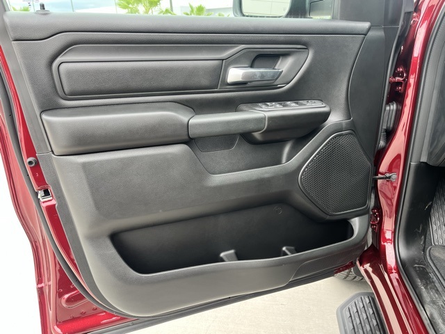 2025 Ram 1500 Tradesman photo 13