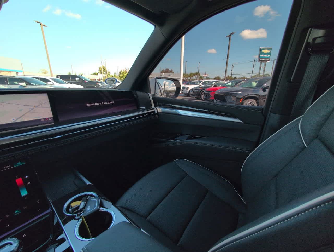 2025 Cadillac Escalade Premium Luxury photo 2