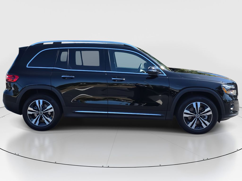 2025 Mercedes Benz GLB 250 photo 2