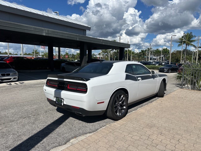 2023 Dodge Challenger R/T photo 6