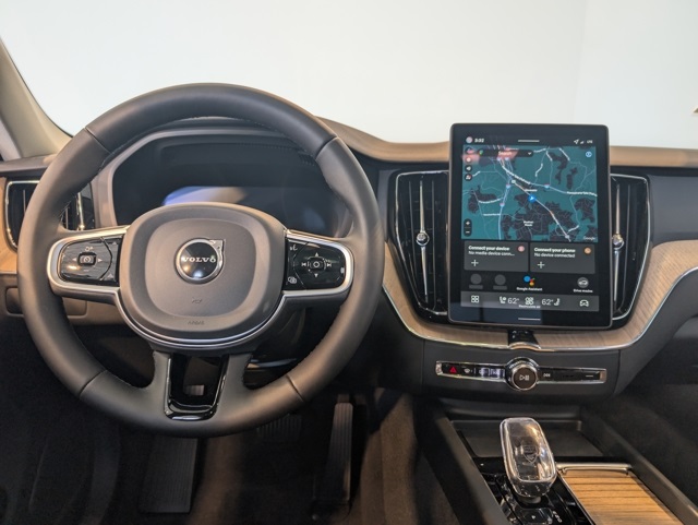2026 Volvo XC60 B5 Plus photo 14