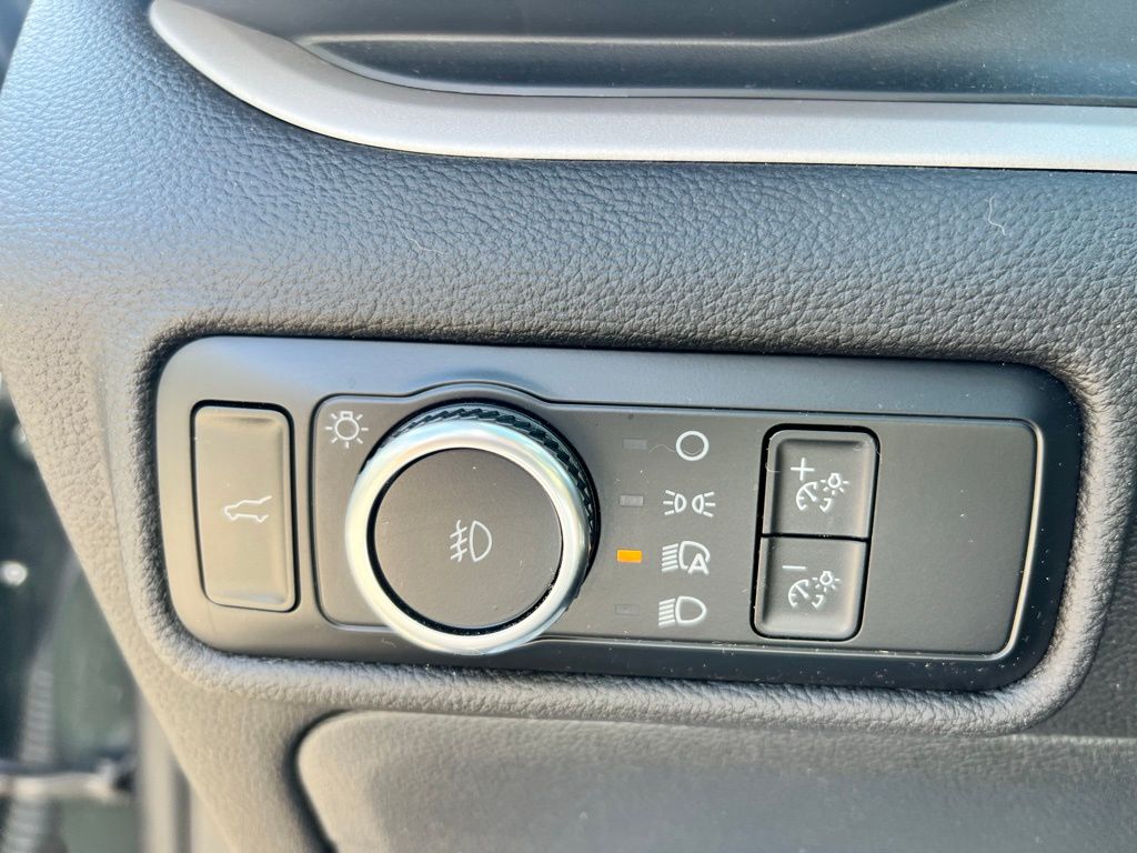 2023 Ford Explorer XLT photo 12