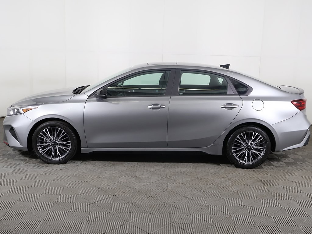2023 Kia Forte GT-Line photo 17