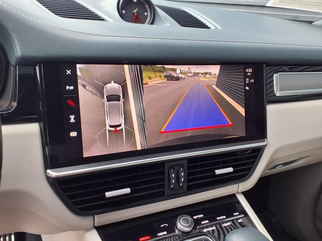 2023 Porsche Cayenne S Platinum Edition photo 11