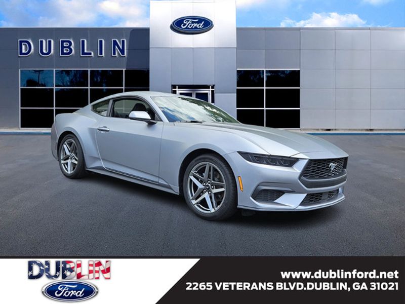 2025 Ford Mustang EcoBoost's photo