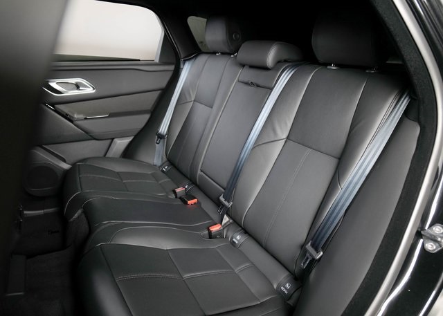 2026 Land Rover Range Rover Velar SE photo 5
