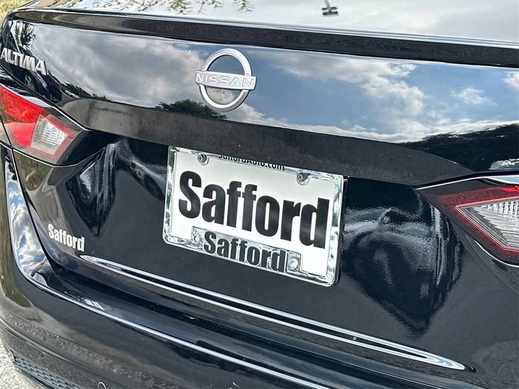 2023 Nissan Altima 2.5 SV photo 9